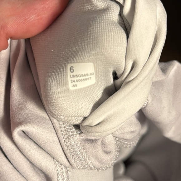 Lululemon White Spotted Leopard Print Workout Leggings- Size Small/6 - Picture 8 of 8